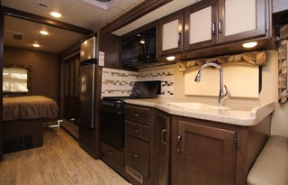 Luxury RV Camping - 2018 Thor Hurricane