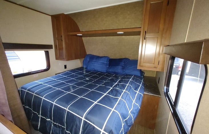 Master Bedroom: Queen Size Bed