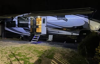 Luxury Pet Friendly RV priced to rent!!!!