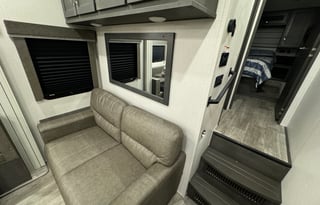 Luxurious RV Explore the Great Outdoors in Comfort