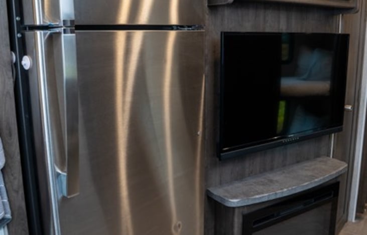 residential fridge gives you plenty of room for all of your snacks and meals.