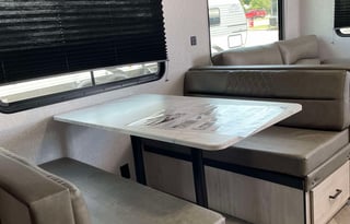 2022 Sleep 8, Dble bunks,Out Door kitchen