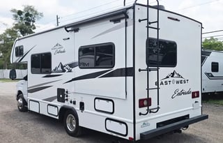 2023 EAST TO WEST Entrada 2200S