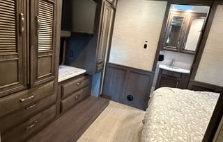 Bon-Bon - The Luxury Getaway RV