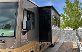 Holiday Rambler Admiral 32V