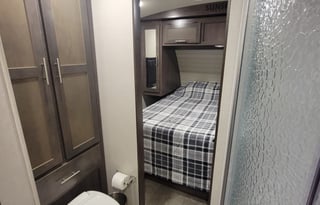 2018 CrossRoads RV Sunset Trail Super Lite ST330BH