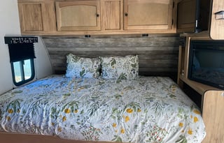 SKIP'N ROCKS PET FRIENDLY RV RENTAL