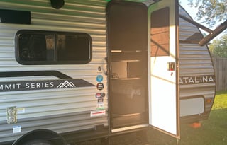 coachmen catalina summit  couple camper