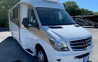 2020 Regency Ultra Brougham 25MB
