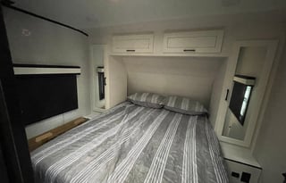 2024 Jayco Jay Feather 22BH Private Bed/Twin Bunk