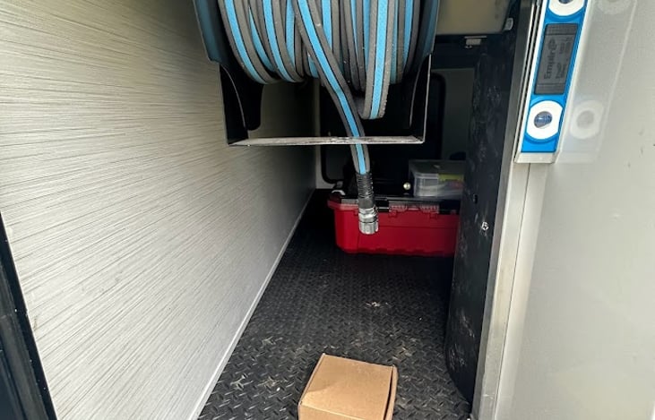 This is the opposite side of the main undercarriage storage compartment.