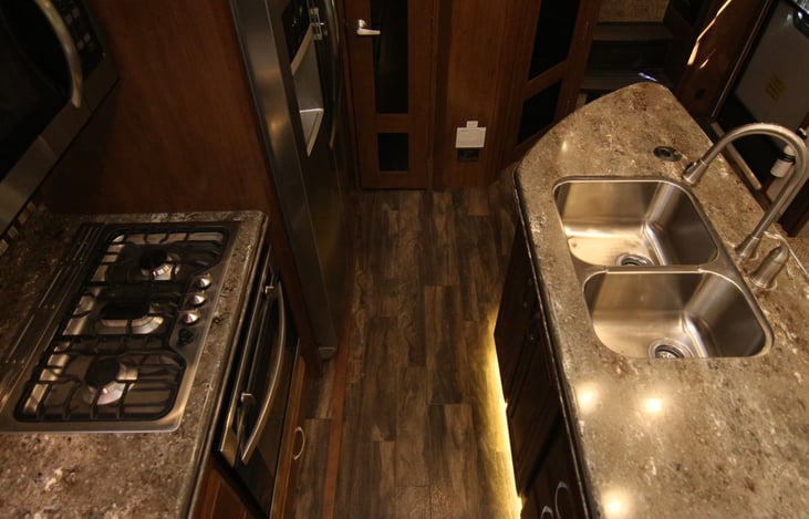 Kitchen sink and Stove/Oven