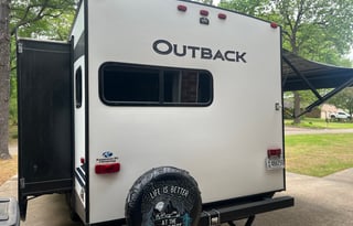 Very comfy couples camper.  Pet friendly too!!