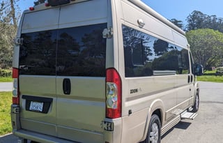 Roadtrek Zion lithium batteries & option Starlink