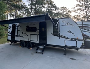 Forest River RV Cherokee Grey Wolf Black Label 23DBHBL