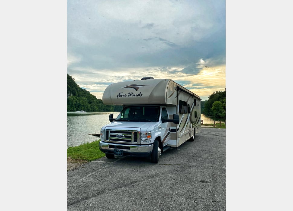 Class C Motor Home rentals in Knoxville