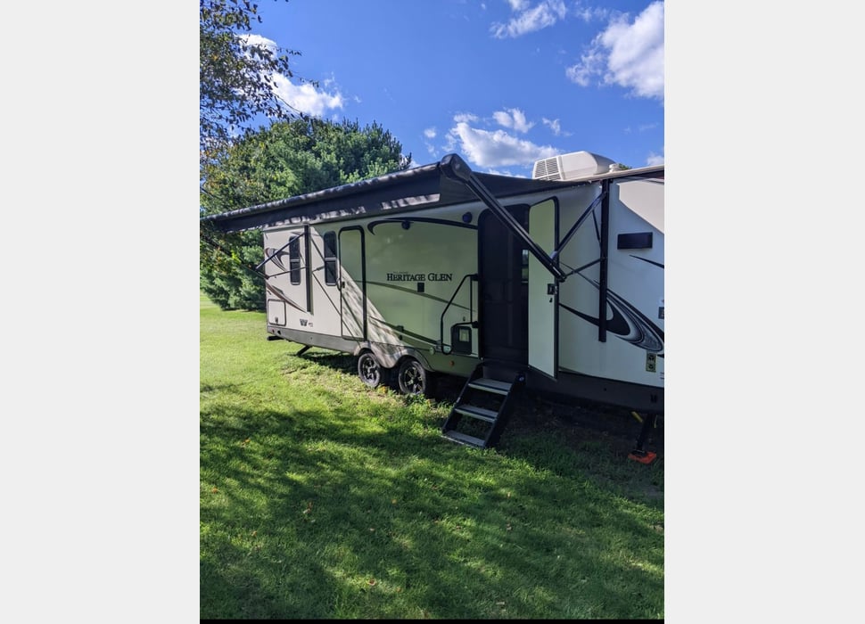 Travel Trailer rentals in Midland