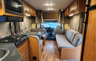 2016 Thor Motor Coach Majestic 28A
