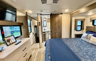 Roamer - 2023 Alliance RV Valor