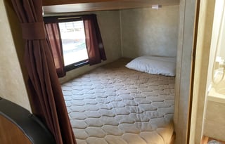 Bunkhouse - Cozy Camper! Sleeps 5-7