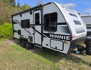 Winnebago Minnie Winnie 22M