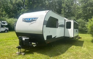 2024 Spacious Forest River Salem 29VBUDX