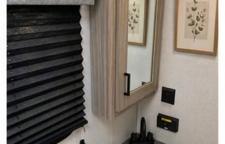 "Smoky Pass" Bunk House Sleeps 6 - Delivery Only