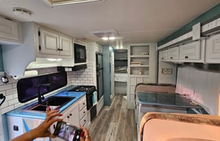2010 Four Winds RV Chateau 31B