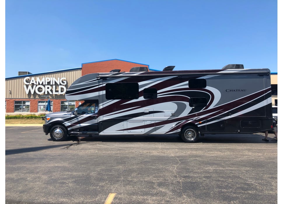 Class C Motor Home rentals in Macomb
