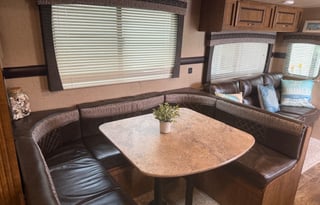 Zinger 2 room  bunk house. Delivery only