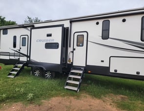 CrossRoads RV Cruiser CR3851BL