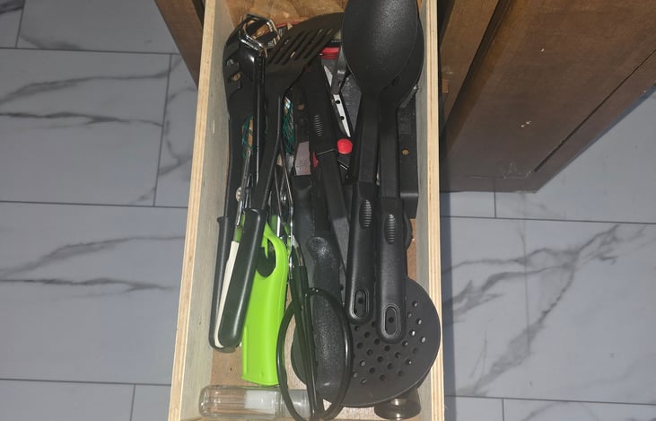 Cooking utensils are included at no additional charge