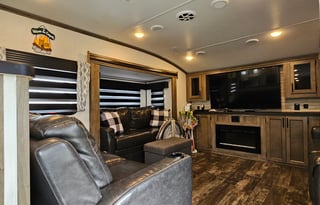 Schaefer's Condo on Wheels!