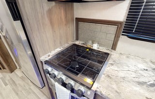 2022 CrossRoads Zinger 333D Travel Trailer