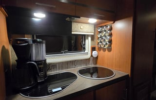2013 Winnebago - VIA 25Q - Mercedes Diesel