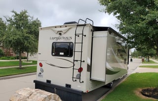 2 AC Units & 5 TVs! Satellite Dish & Dual Battery.