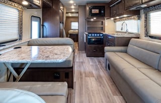C9:Luxury Thor 10 Sleeper w 3 Bunks! 2 Slides-WiFi
