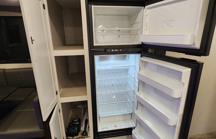 Pantry & Refrigerator