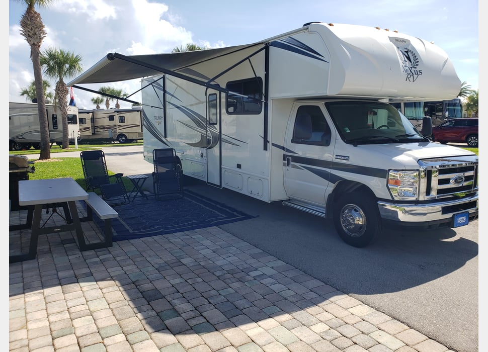 Class C Motor Home rentals in Miami