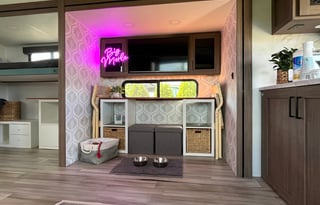 Big Merla Sleeps 7 and Bring your Furry Friends