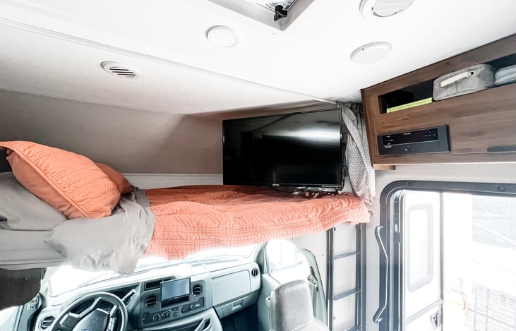 Large 40" TV on a swivel. We also have a Roku Stick and DVD player that can be used off-grid or while driving and a few family-friendly DVDs.