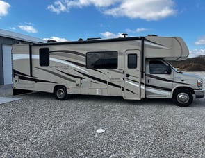 Coachmen RV Leprechaun 311FS Ford 450