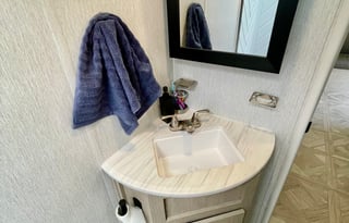 2023 easy to pull sleeps 8 17 ft bunk house