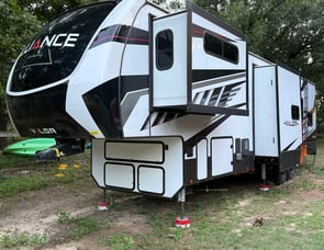 Alliance RV Valor 36V11