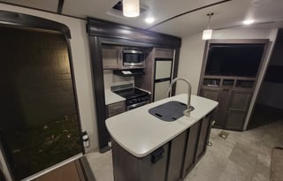 2018 CrossRoads RV Sunset Trail Super Lite ST330BH