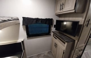 2023 PROWLER 303BH FAMILY READY