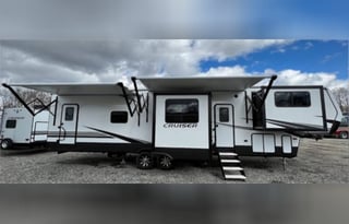The Cruiser Casa– Luxury Meets Camping!
