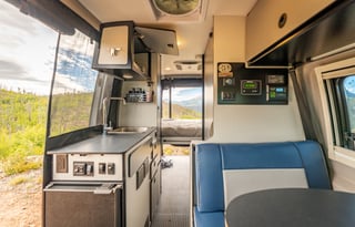 2025 Winnebago Revel 4x4 Adventure Van - ROMR01