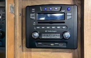 Kay-9 2016 Keystone RV Montana 3710 FL