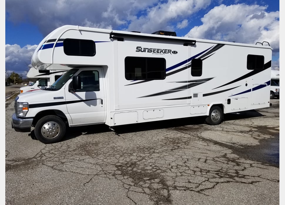 Class C Motor Home rentals in Evans City
